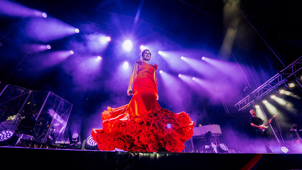 Pastora Soler canta y cuenta sus treinta años de ‘Rosas y espinas’ en el Tío Pepe Festival