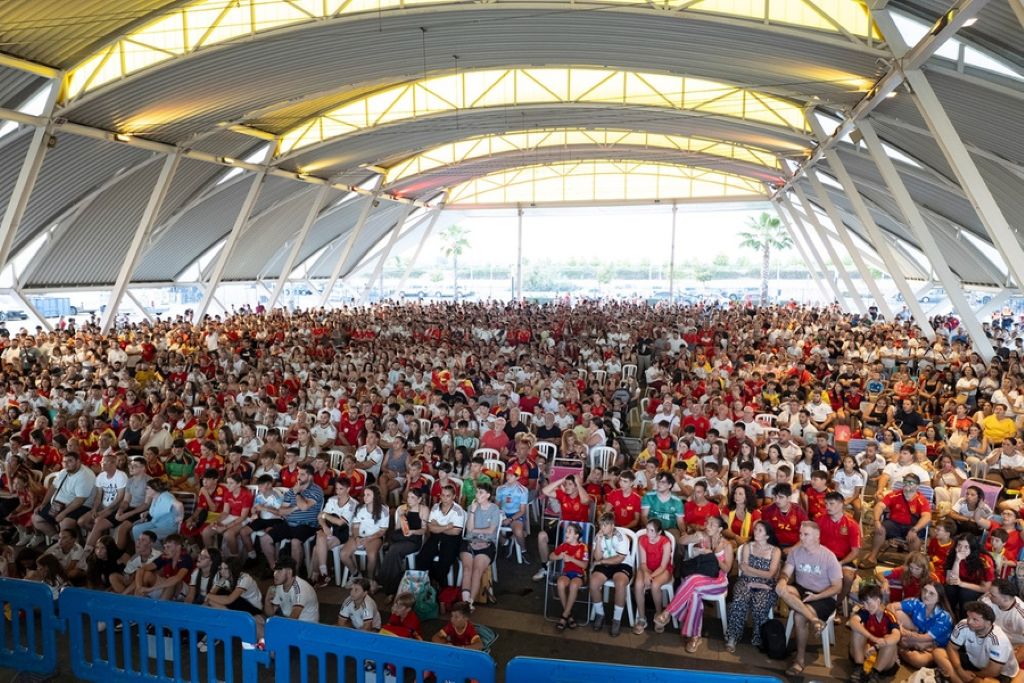 Más de 2.000 personas disfrutan en La Rinconada del pase de España a la Final del Mundial
