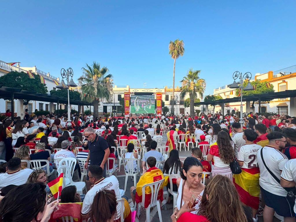 Guillena vibra con la Selección Española y reúne a más de 2.500 personas para celebrar el Mundial