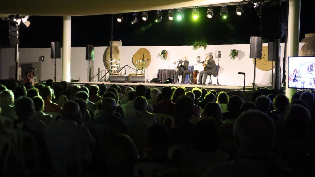 El Festival Flamenco de Gines celebra sus Bodas de Plata ante más de 500 personas en el emblemático patio del Molino