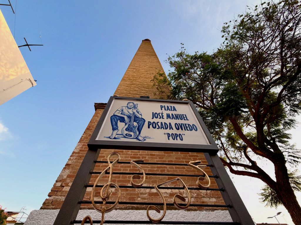 Brenes inaugura la Plaza José Manuel Posada Oviedo “Popo” y anuncia su candidatura a la Medalla de Oro de la Provincia