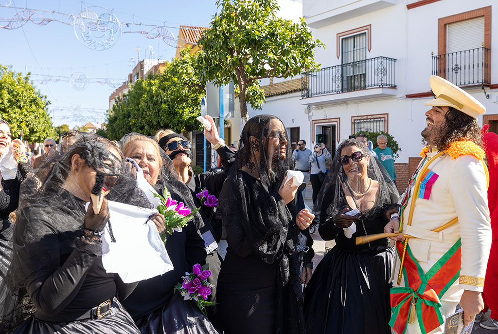 La séptima edición del renovado carnaval de Mairena registra un éxito de participación