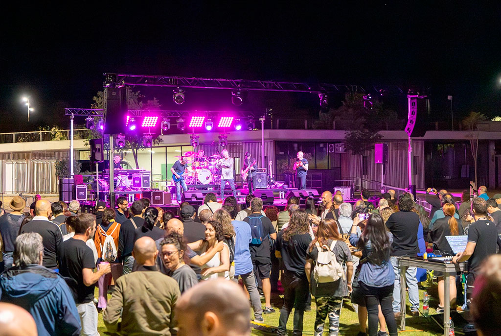 Gwendal hace vibrar el Graveras Folk & Rock de La Rinconada en una noche de primavera