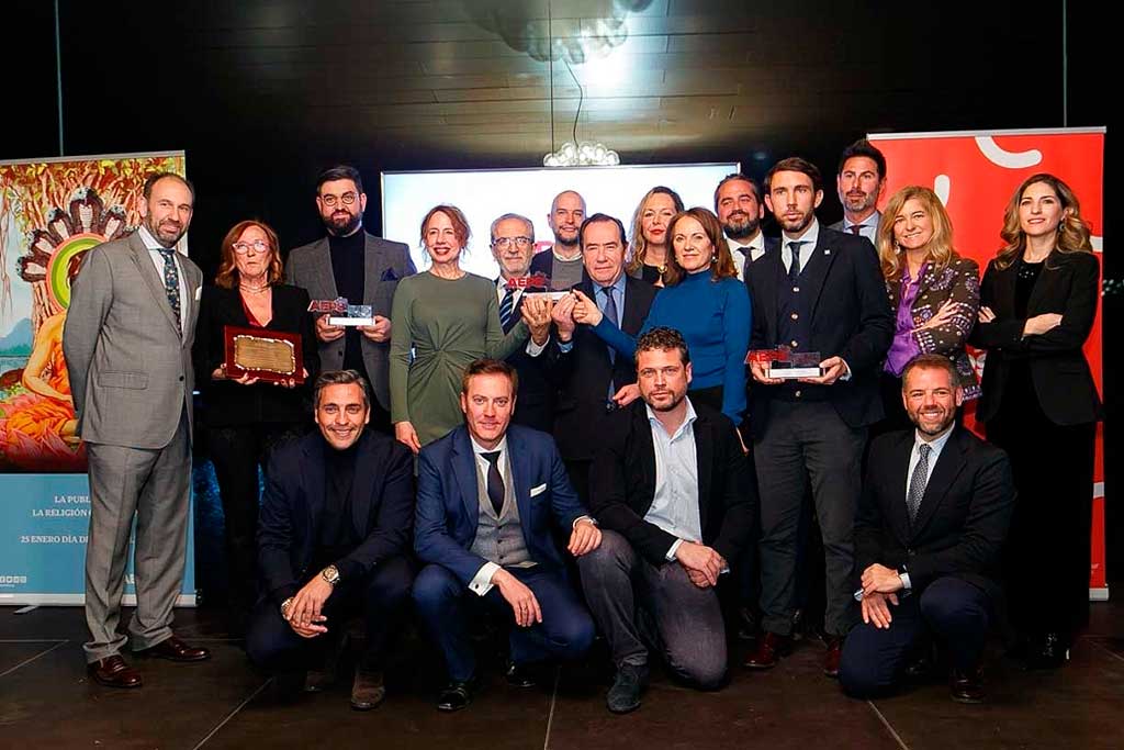 La AEPS premia al Real Betis Balompié, la Gerencia de Urbanismo de Sevilla, a Manu Sánchez y a Rocío Ortiz